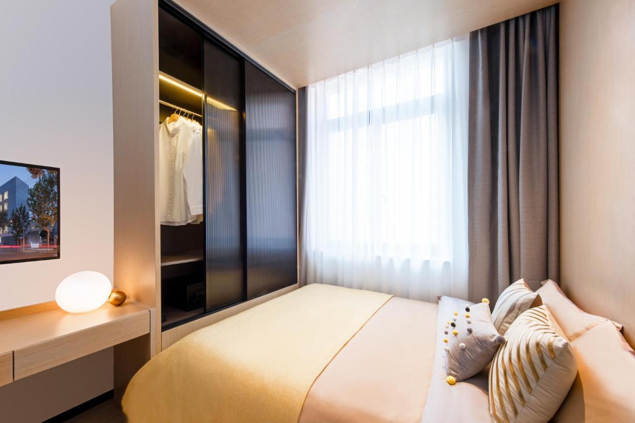 Base-beijing Sanlitun Serviced Apartment-close To Forbidden City, Tian'anmen Square &bike &subway Line 2&3&17 &free Coffee &washing Machine, Kitchen &english Speaking &high Speed Free Wifi &robot