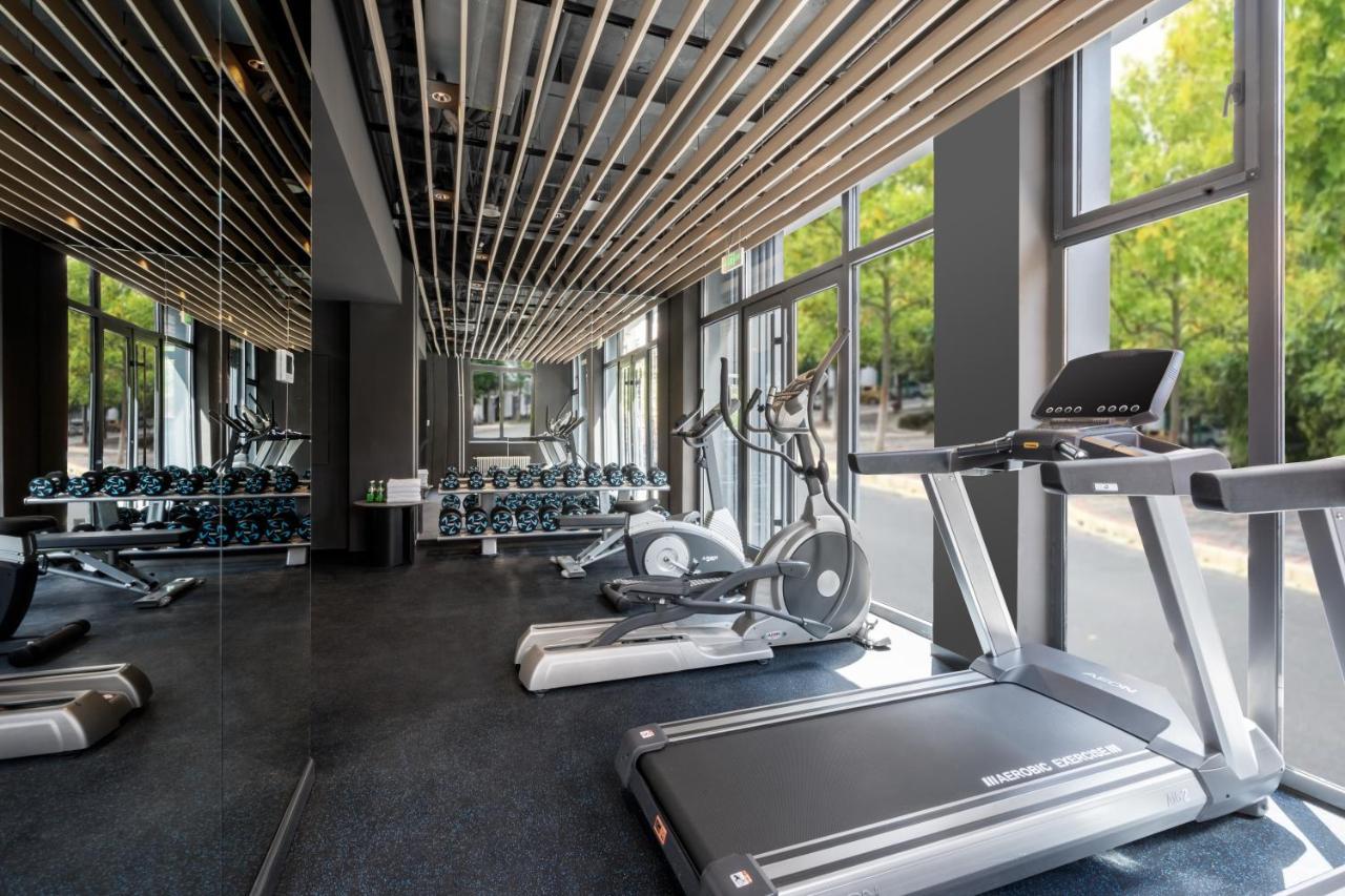 Base-beijing Sanlitun Serviced Apartment-close To Forbidden City, Tian'anmen Square &bike &subway Line 2&3&17 &free Coffee &washing Machine, Kitchen &english Speaking &high Speed Free Wifi &robot Appartement